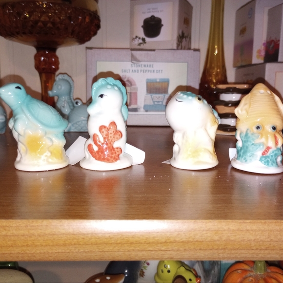 Ocean salt and pepper shaker set - Picture 1 of 2